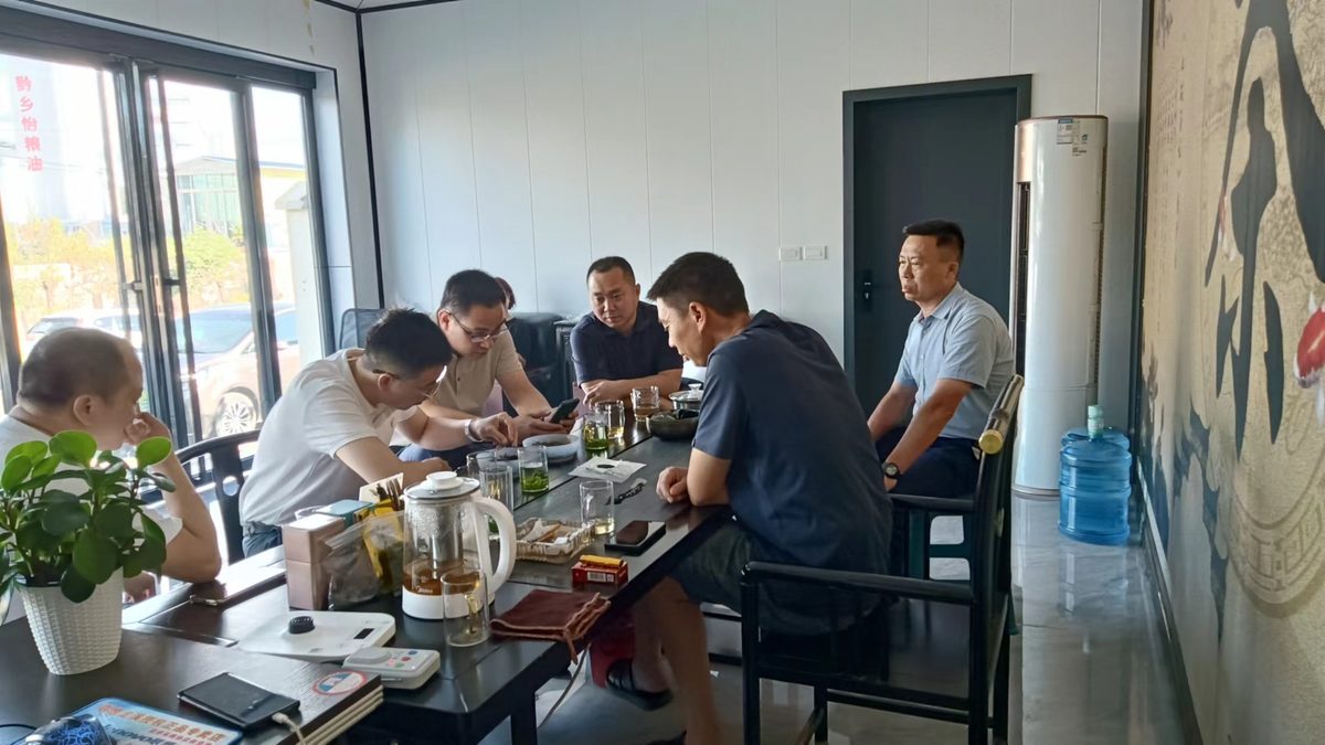 驻粤黔东西部工作组到访